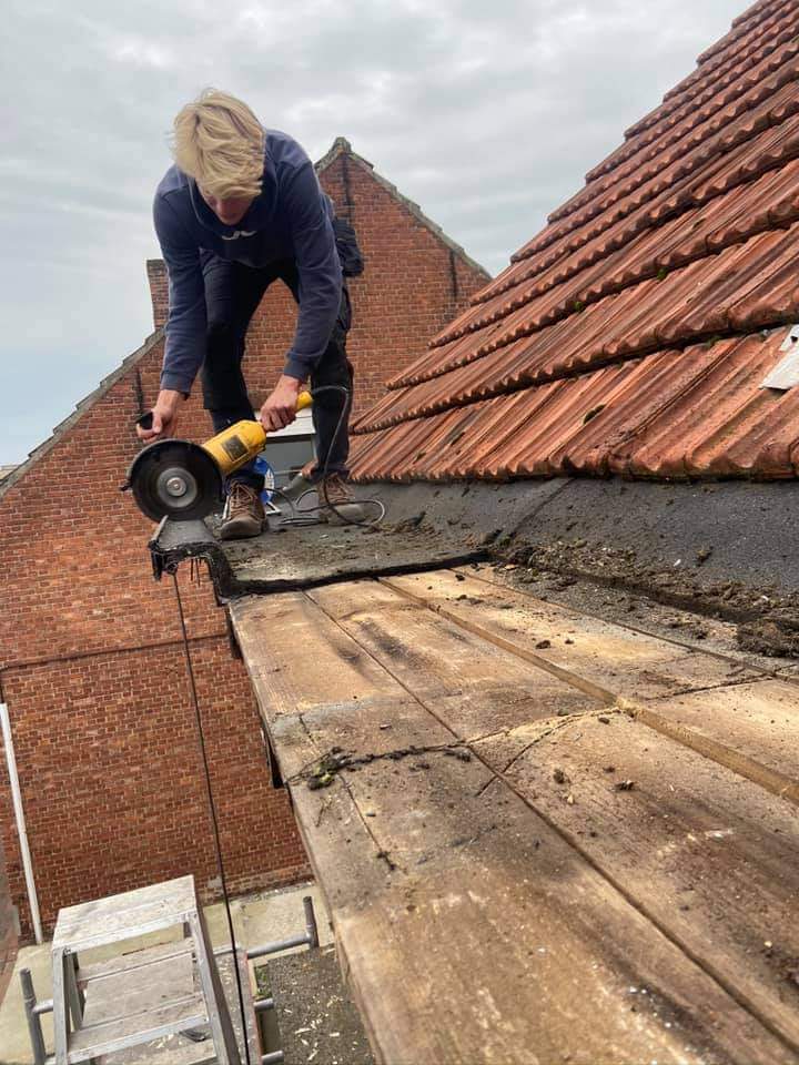 dakwerken dakgoot renovatie